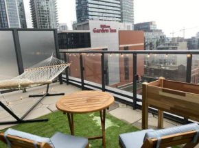 Bright 1BR w Large Terrace - Entertainment District